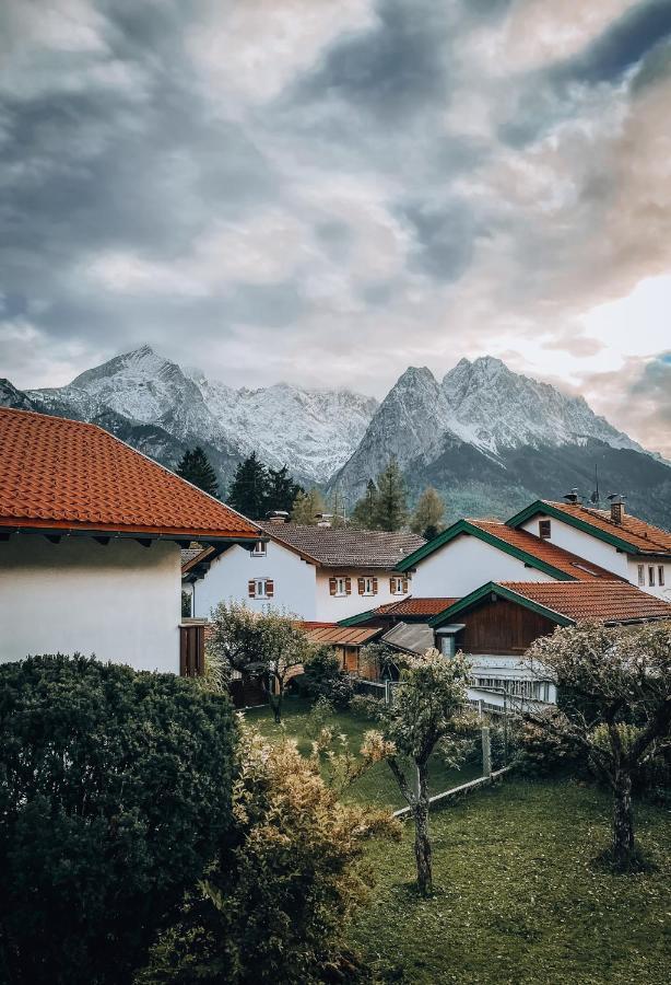 Haus Mit Wunderschoenem Ausblick Und Garten Garmisch-Partenkirchen Exterior foto