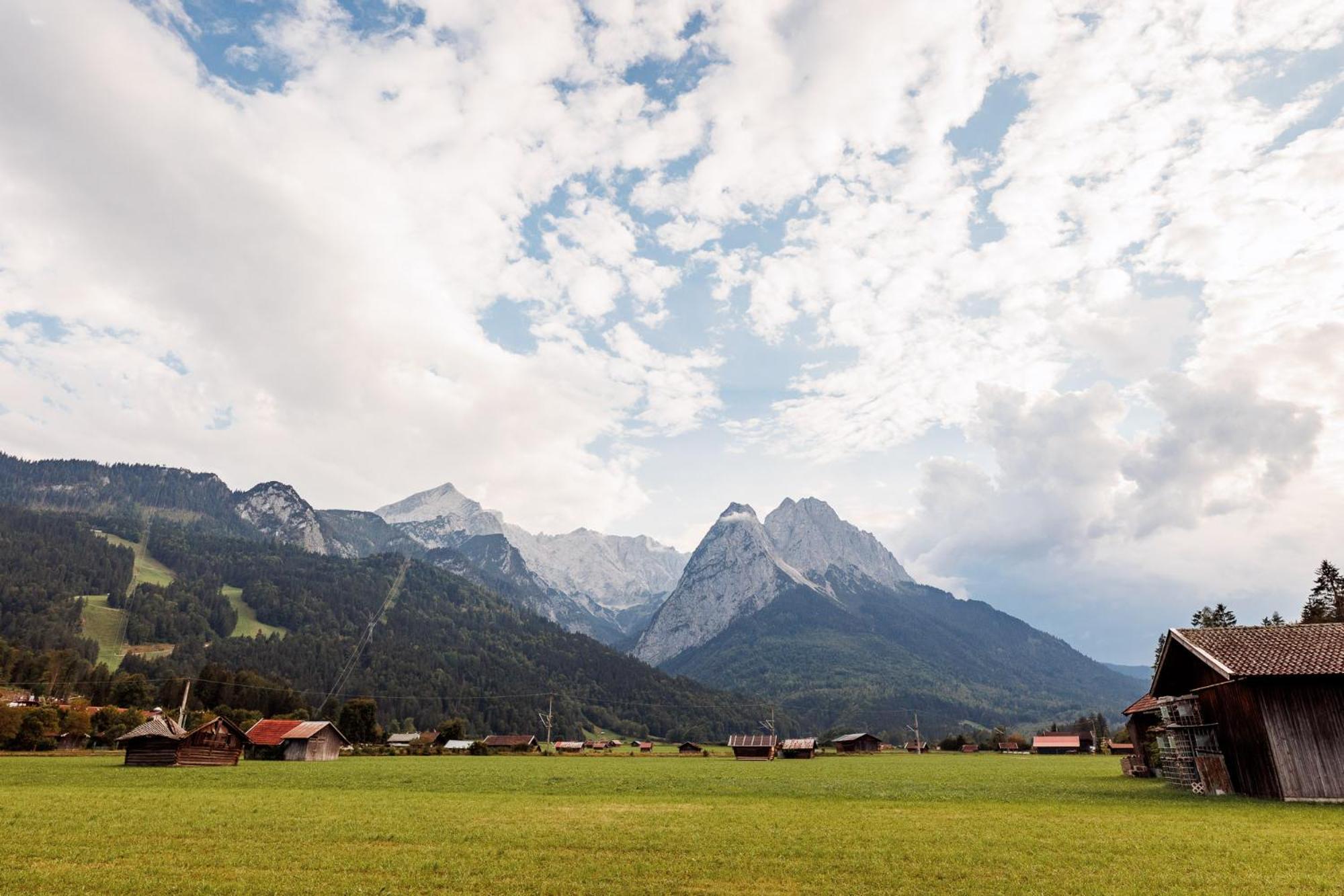 Haus Mit Wunderschoenem Ausblick Und Garten Garmisch-Partenkirchen Exterior foto
